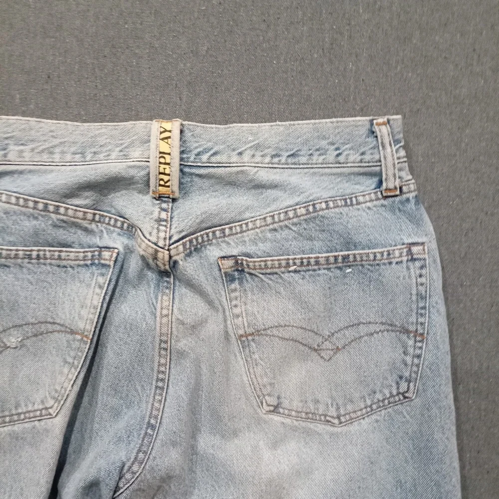 Replay 901 Regular Jeans Mens 33 Light Wash Blue Denim Button Fly Made in Italy